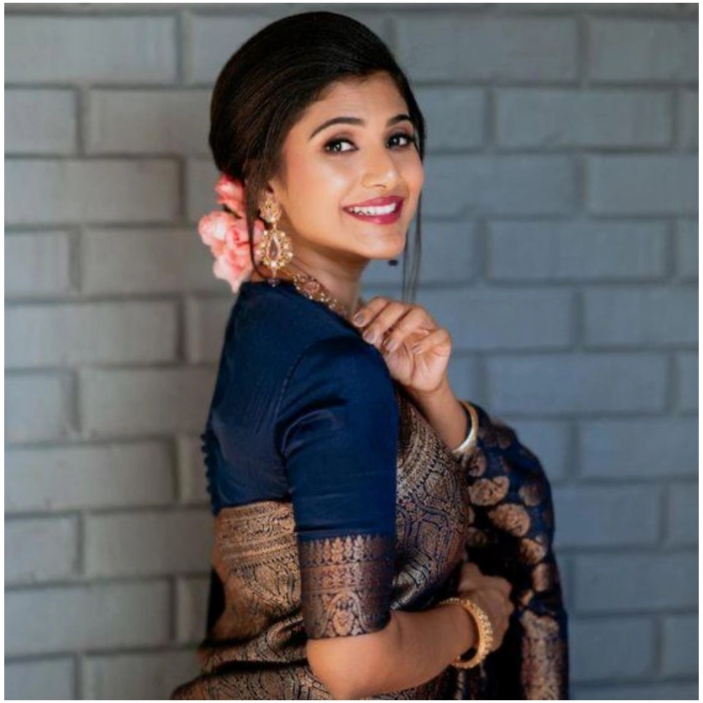 Women's Silk Printed Saree With Unstitched Blouse 5.5Mtr (Blue) - Image 3