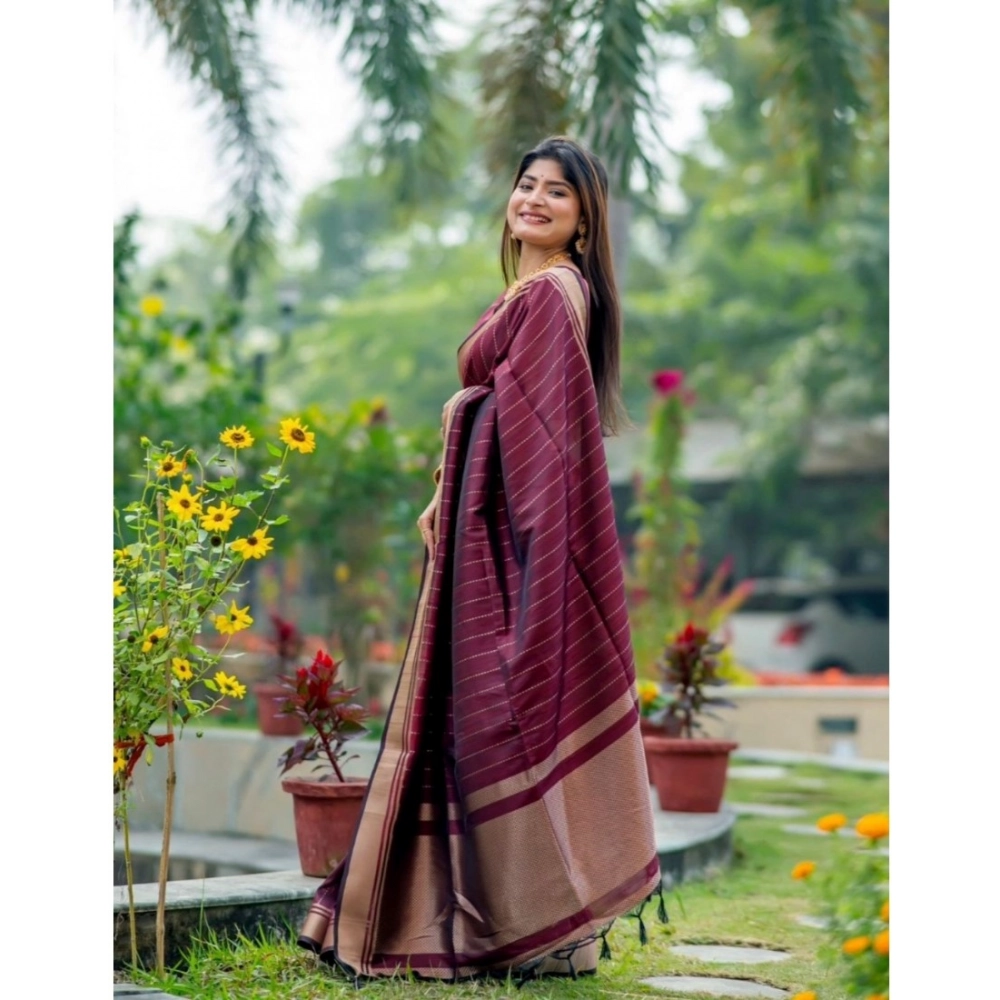 Women's Silk Printed Saree With Unstitched Blouse 5.5Mtr (Maroon) - Image 2