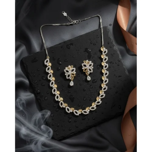 Women's Brass Silver Plated Necklace set (Silver)