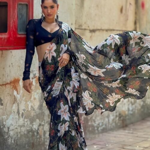Women's Georgette Floral Printed Saree With Unstitched Blouse 5.5Mtr (Black)
