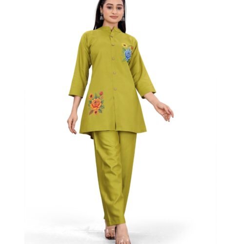 Women's Polycotton Floral Printed Mandarin Collar 3/4 Sleeve Kurti With Pant Co-ord Set (Olive Green)
